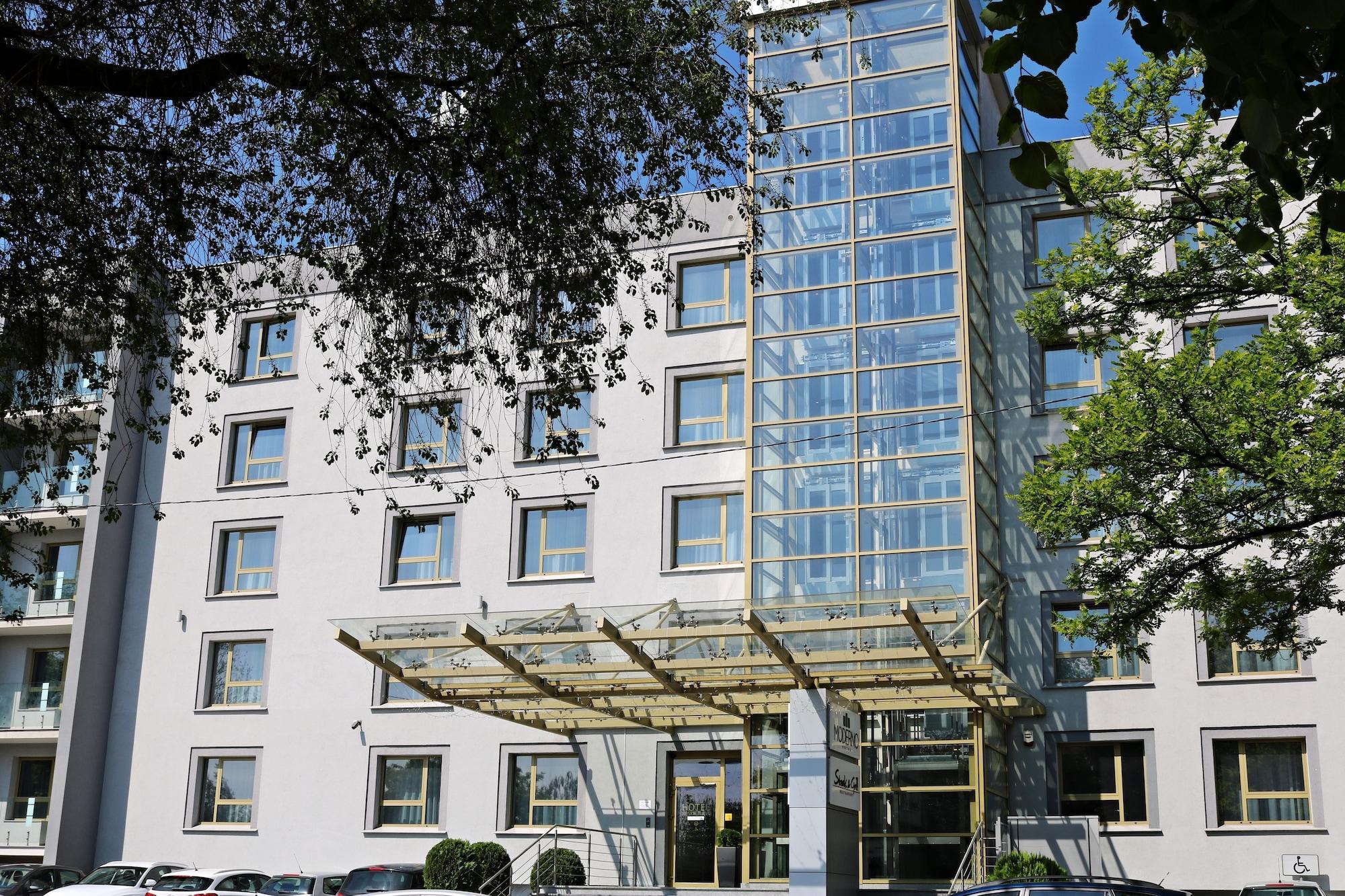 Moderno Hotel 4*